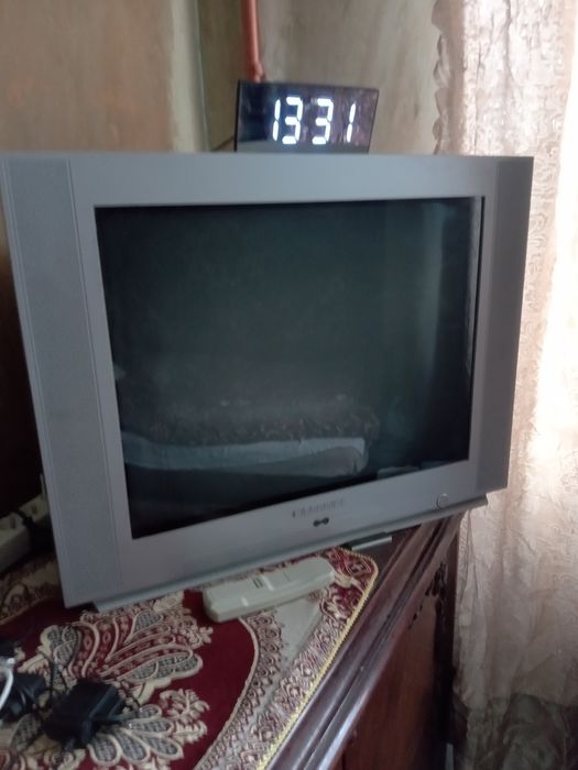 Продам телевизор