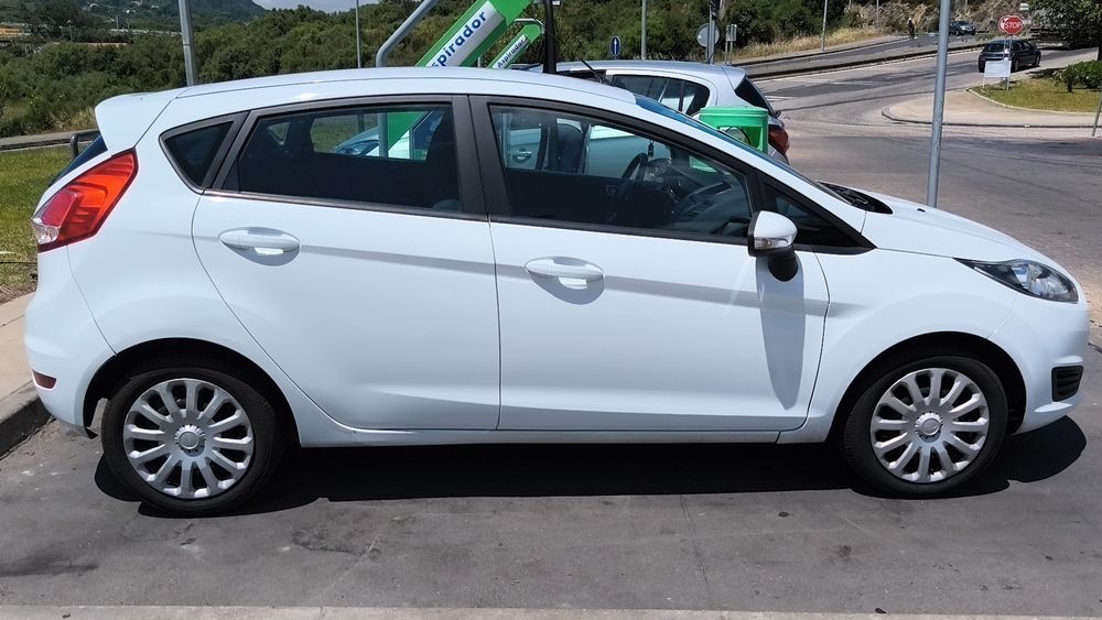 Ford Fiesta 1.5 TDCi Trend 2016 • Distribuição Mudada • 2 Chaves