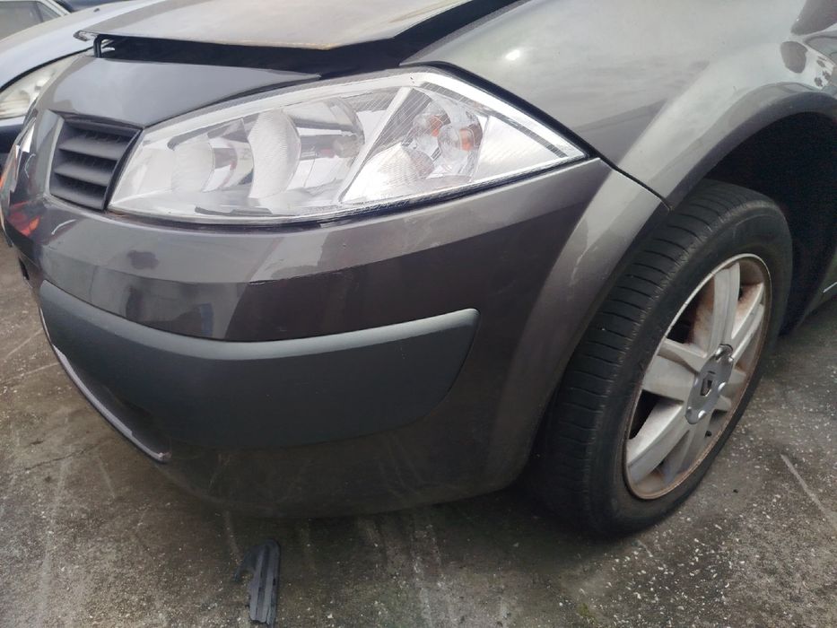 Pára-choques frente RENAULT Megane II Break (KM0/1_)