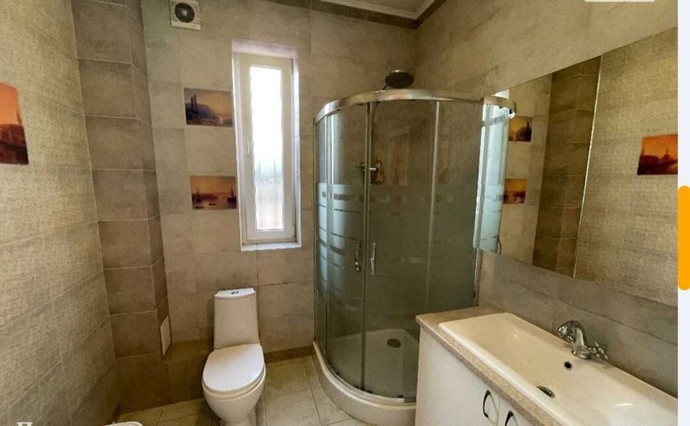 Дом в Червоном Хуторе , в доме остается все, отличное местоположение.