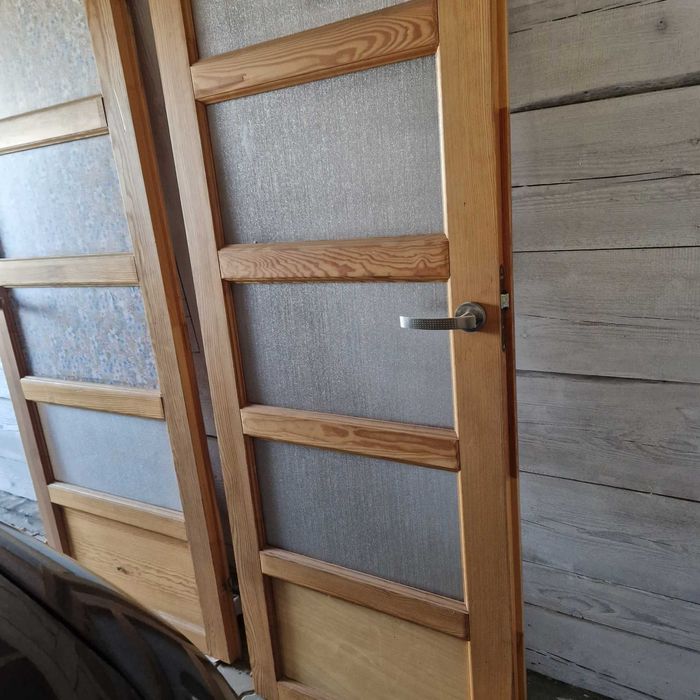 Drzwi drewniane 75/200 cm prawe