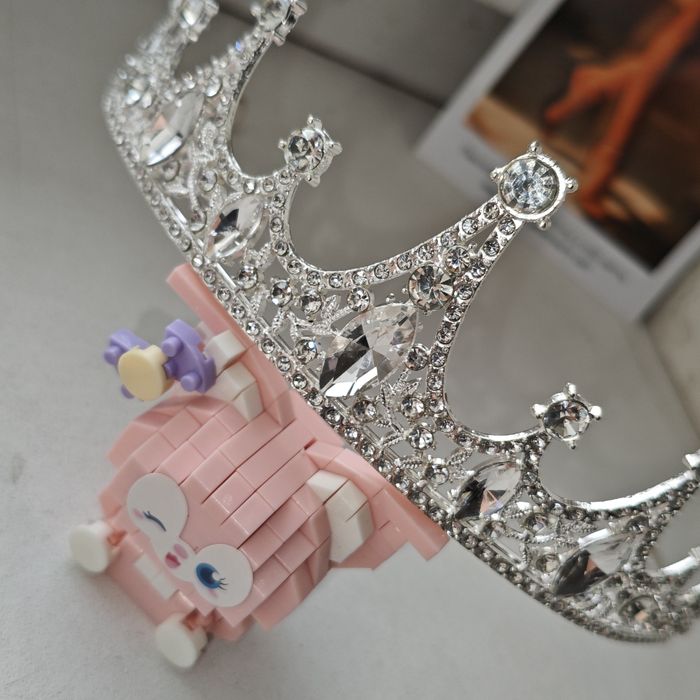 Діадема, корона, тіара, аксесуари для волосся