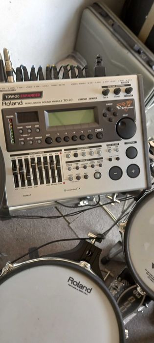 Roland TD20 V-Drums Profissional + altifalantes e misturador Jam-Hub