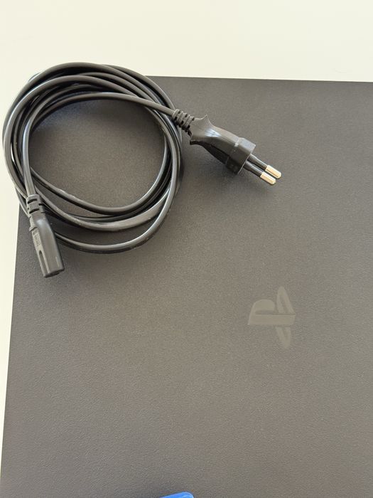 PS4 Slim 1TB – CUH-2216B