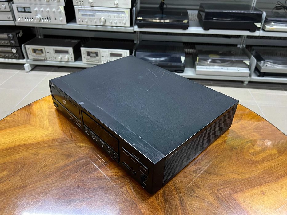 Odtwarzacz płyt Sony CDP-M27 Audio Room
