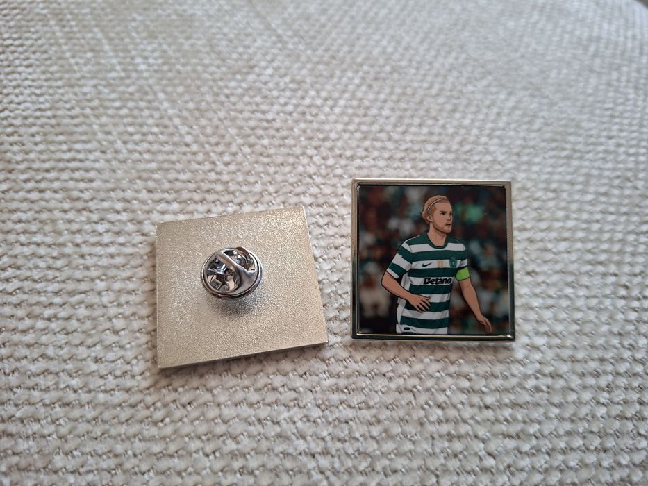 Vários pins Sporting
