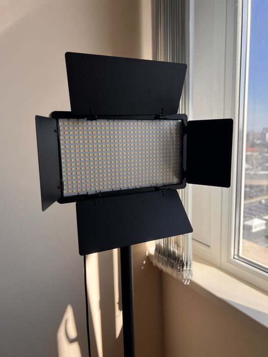 Видео свет Varicolor PRO LED U600+ 3200-5600 K