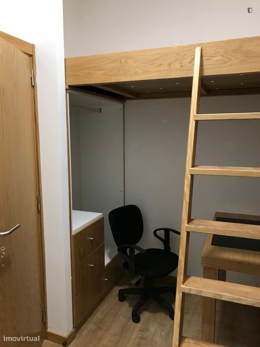 Quarto - localizado em Baixa Coimbra