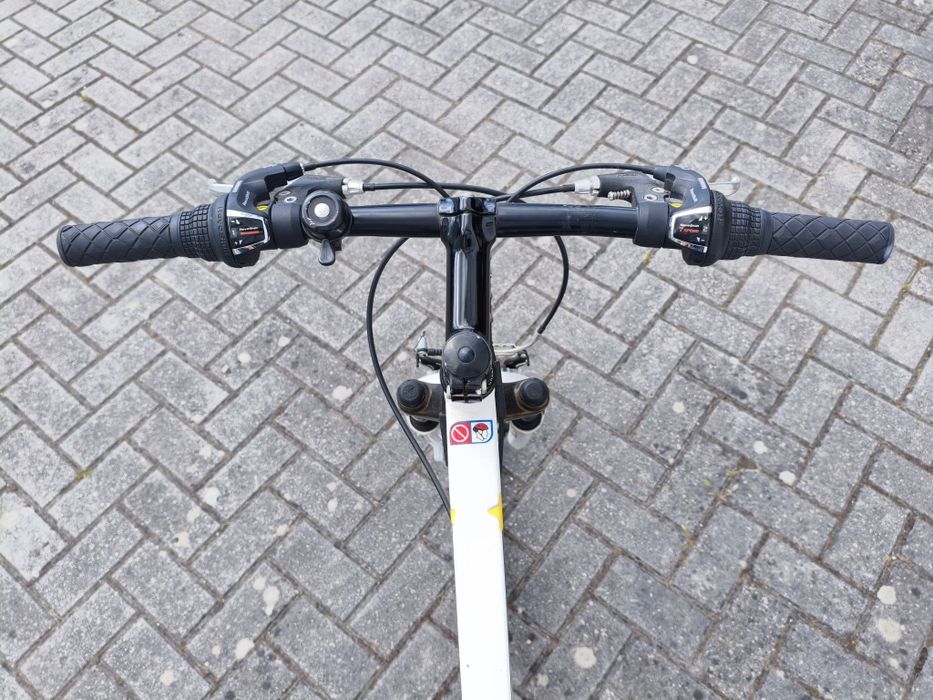 Bicicleta B'Twin Rockrider 5.1  como nova
