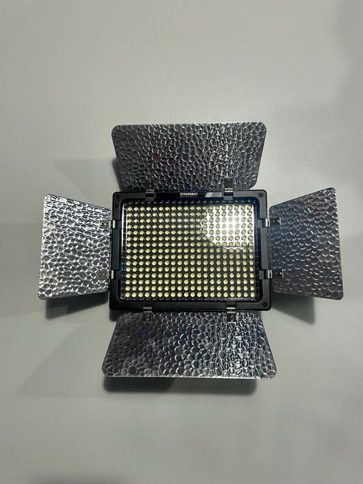 2x LED Yongnuo YN-300II