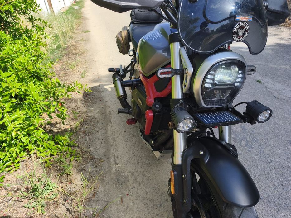 Voge 500 AC em excelente estado