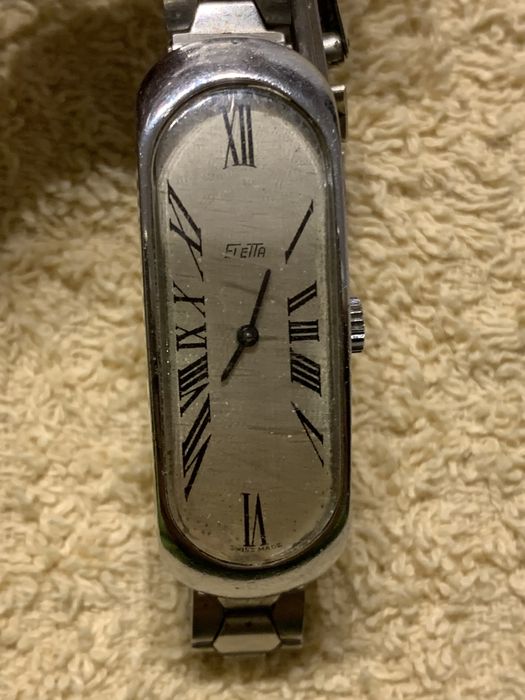 Relógio Elleta mecânico a funcionar