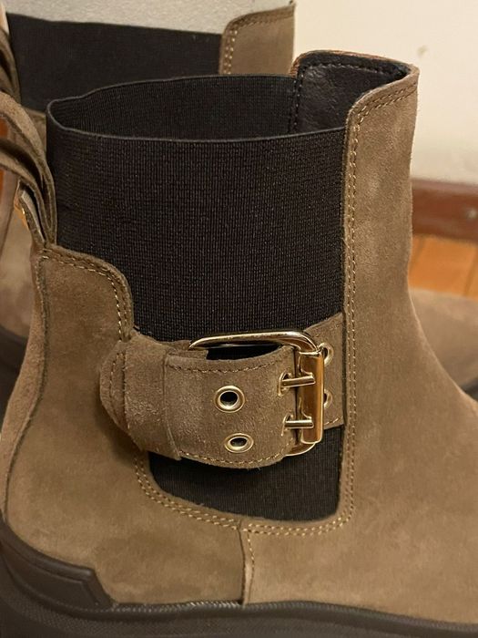 Botas Chelsea em camurça