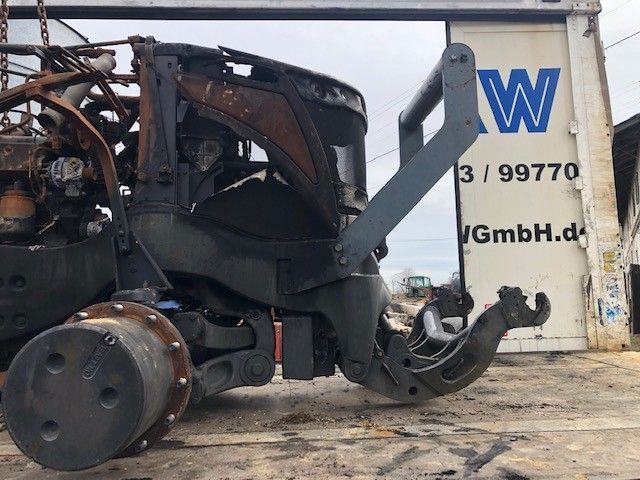 Massey Ferguson 8650 - 8660 - 8670 - 8680 -  8690 - Zwolnica Zwrotnica Oś Napędowa