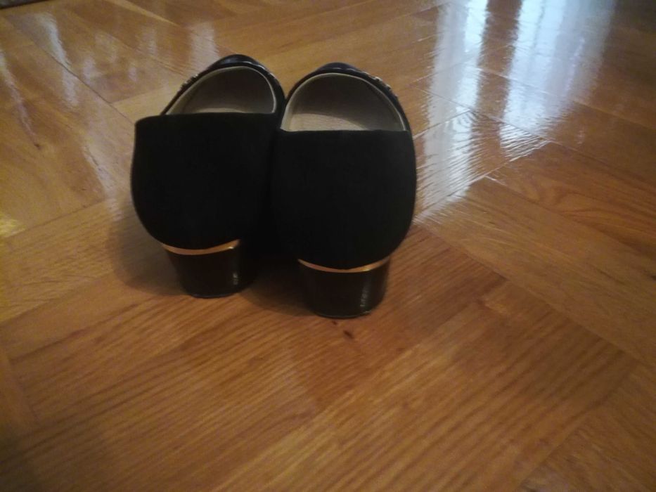 Pantofelki czarne rozm. 38