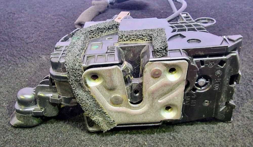 Fechadura / Fecho Porta Frente Esquerdo 805031332R - RENAULT CAPTUR I