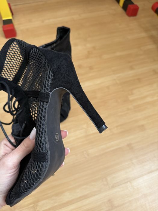 Туфлі High Heels