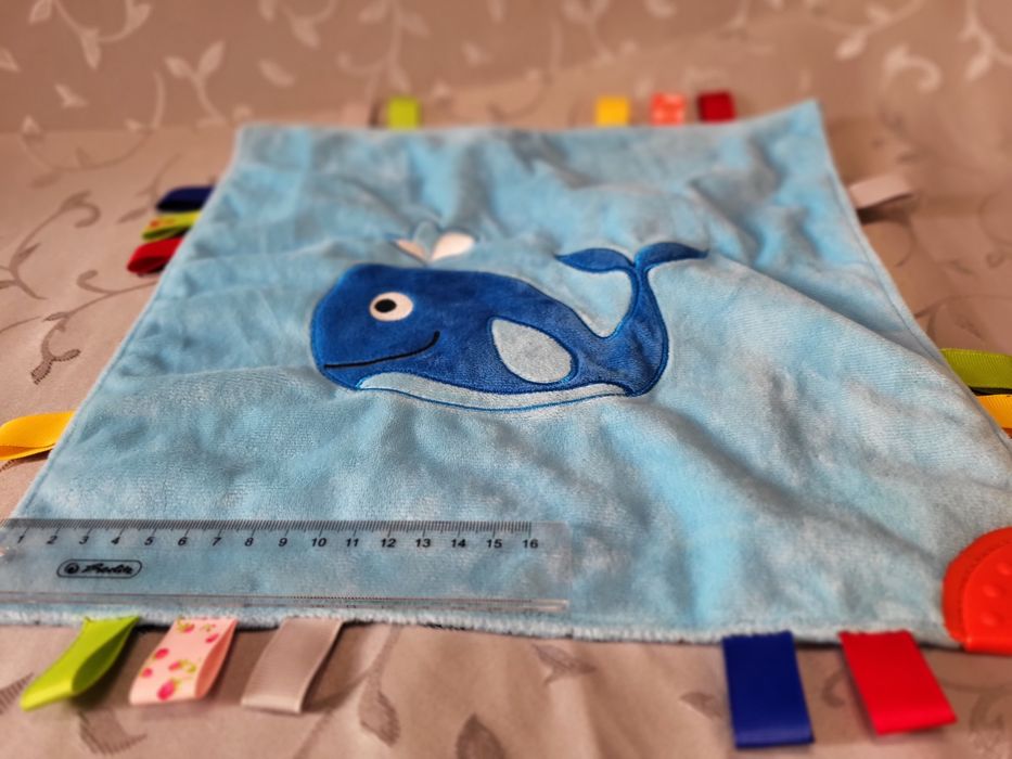 Kocyk sensoryczny NUBY maskotka przytulanka