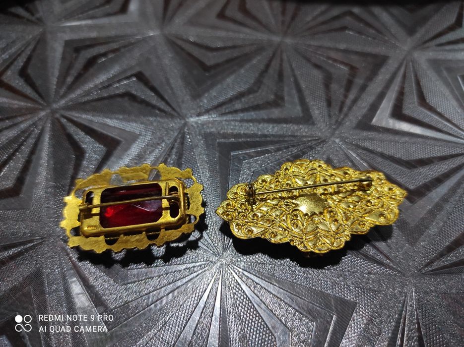Брошки времён ссср позолота клеймо