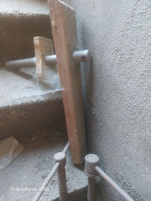 Tornos de  bancada de marceneiro