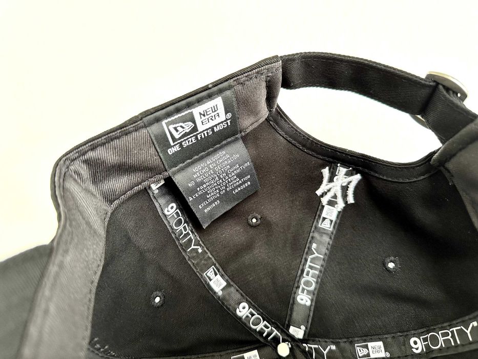 Czapka z daszkiem NEW ERA 9FORTY 940 New York Yankees CZARNA + róża