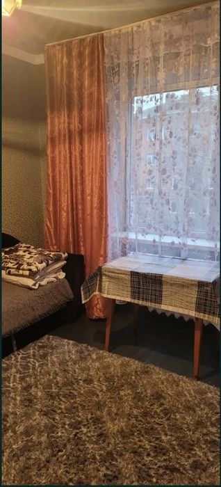 Оренда кімнати в гуртожитку (8 кімнат з загальним коридором)