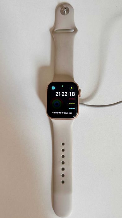 Apple Watch SE 40mm GPS Gold