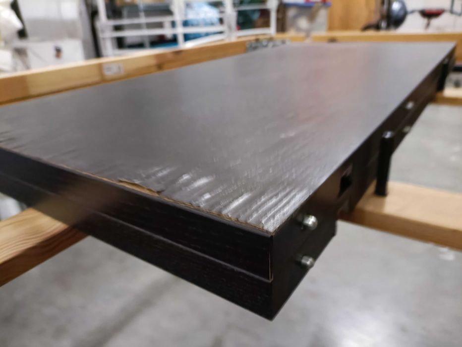 Mesa para 4 a 8 pessoas