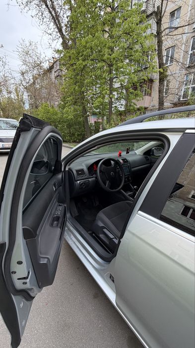 VW гольф 5 1.4  2008 року 152 тис пробіг