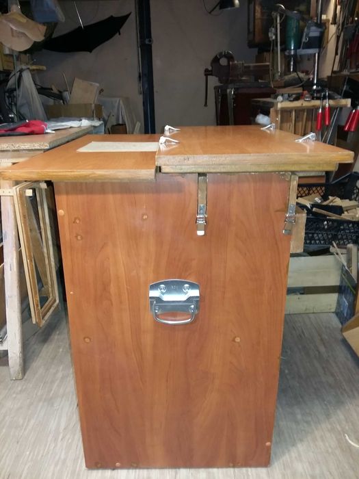 Akordeonowy stół prób