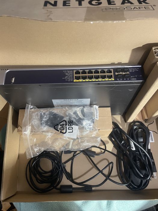 Switch poe NETGEAR GSM5212P-100nes