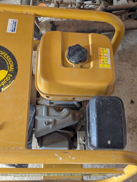 Gerador Arranque Manual 9HP 4.8KVA Benza E5000