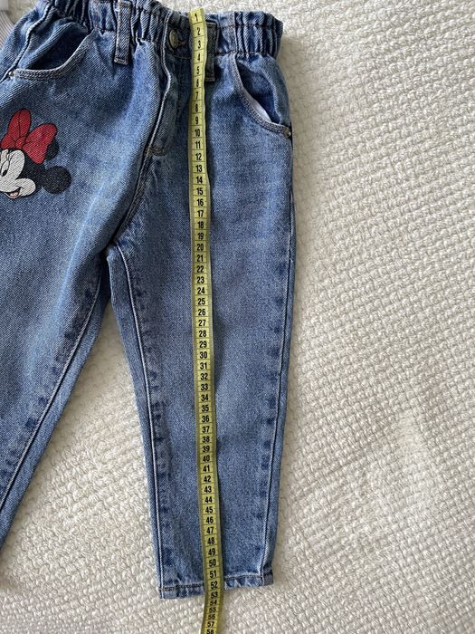 Джинсы, толстовка Zara