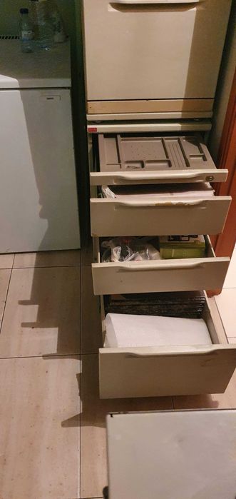 Módulos de gavetas em ferro