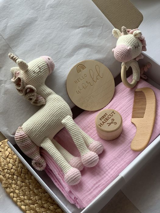 Подарунковий набір. Baby box. Іграшка. Брязкальце. Пелюшка. Тримач