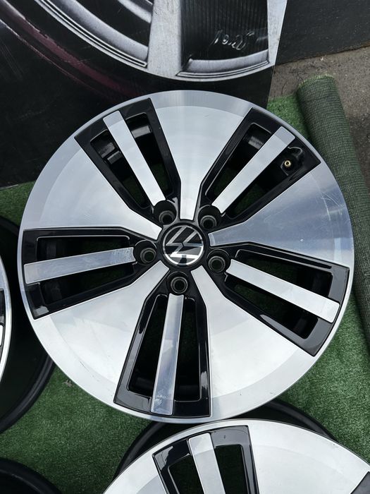 Диски  R17  5/112.  Vw e-Golf, Golf, Passat, Caddy .
