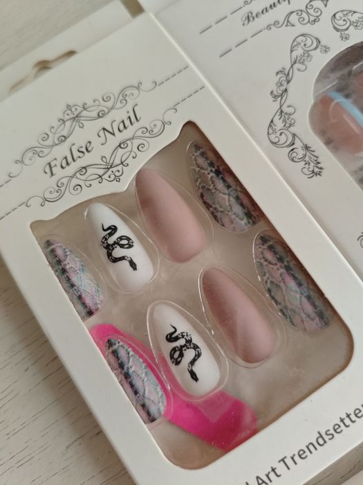 Накладні нігті 24шт