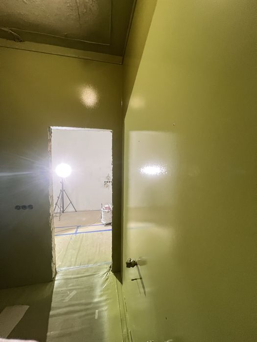 Безповітряне фарбування, безвоздушна покраска, фарбування стін