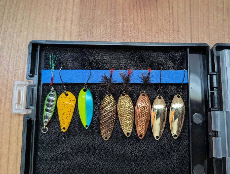 Набор микроблесен + бокс SV Fishing Lures Orest Dance Golden Catch 22 шт.