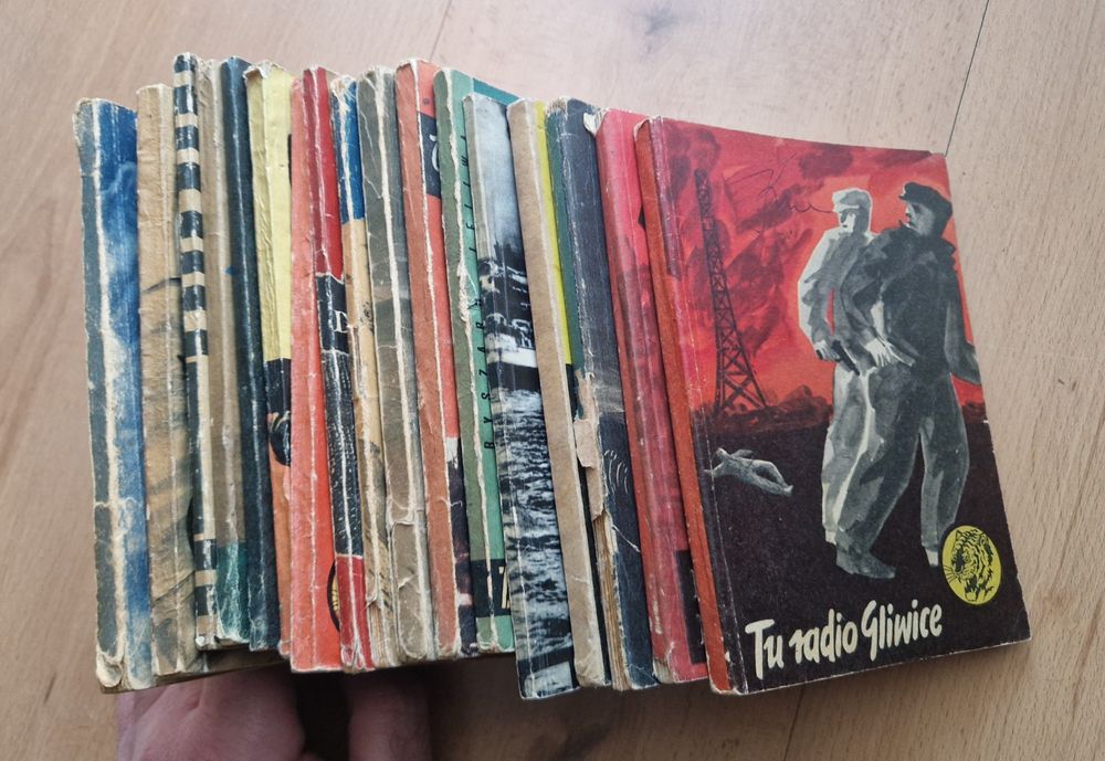 31 × ŻÓŁTY TYGRYS duże wydania PRL  lata 60.