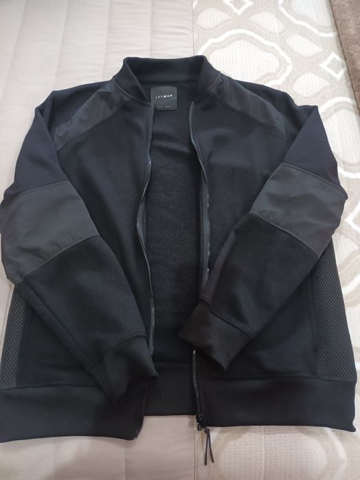 Casacos usados poucas vezes