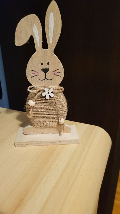 Dekoracja świąteczna. Zajączek drewniany.
