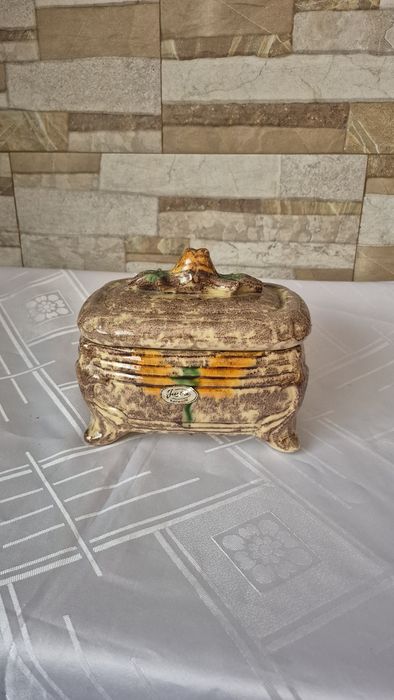 Zabytkowa ceramiczna szkatułka,bombonierka Jasba Keramik.