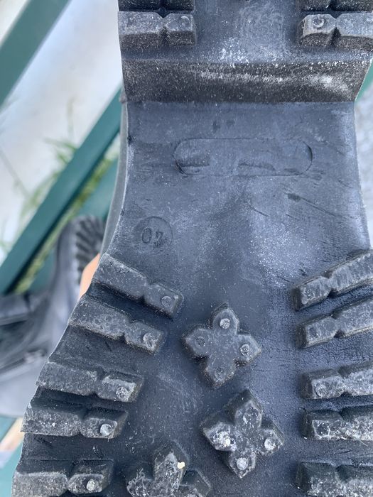 Botas novas (equipamento segurança)