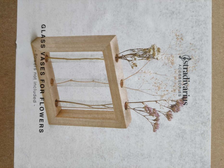 Mini expositores / jarros / vasos para flores | Stradivarius