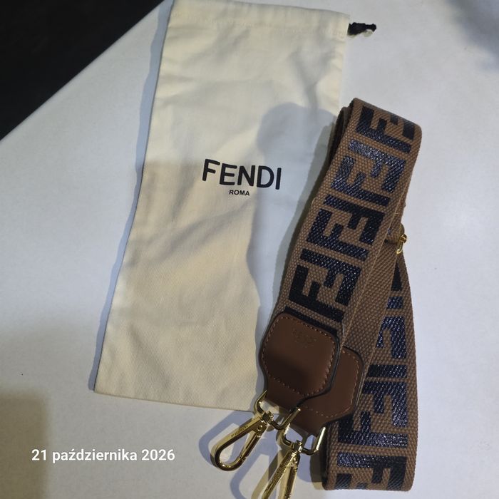 Piekny pasek do torebki-Fendi.