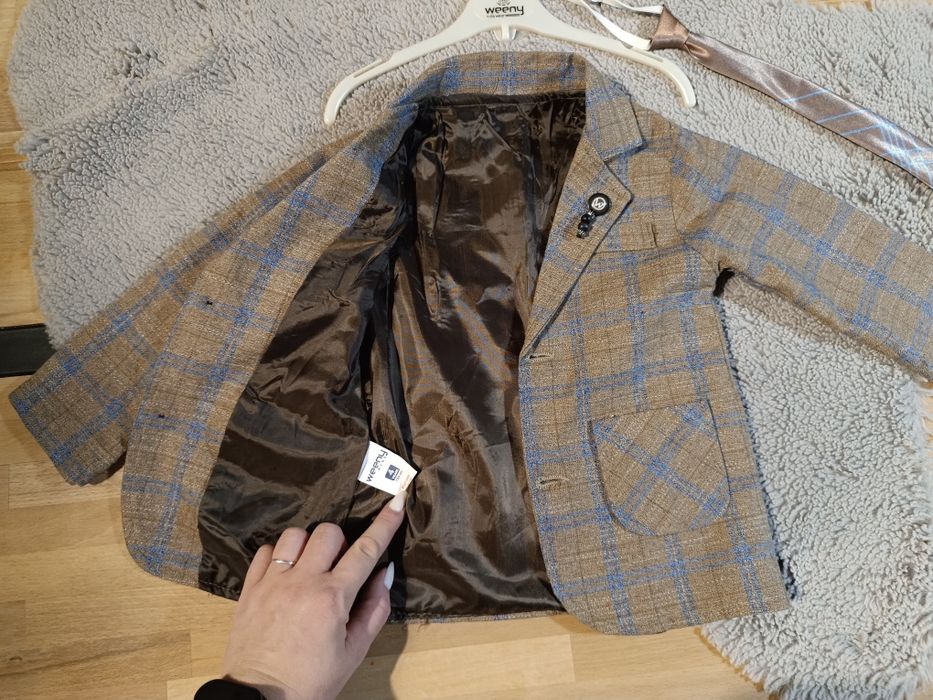 Chłopięce komplet garniturek marynarka i spodnie 104