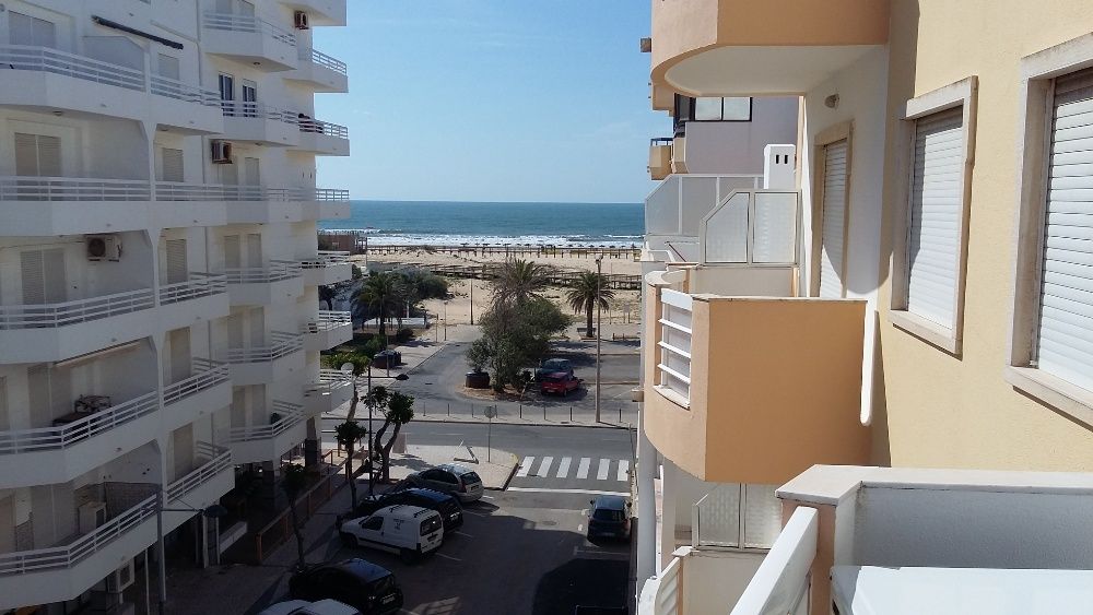 Agradável apartamento Monte Gordo Vista Mar juntinho á praia,