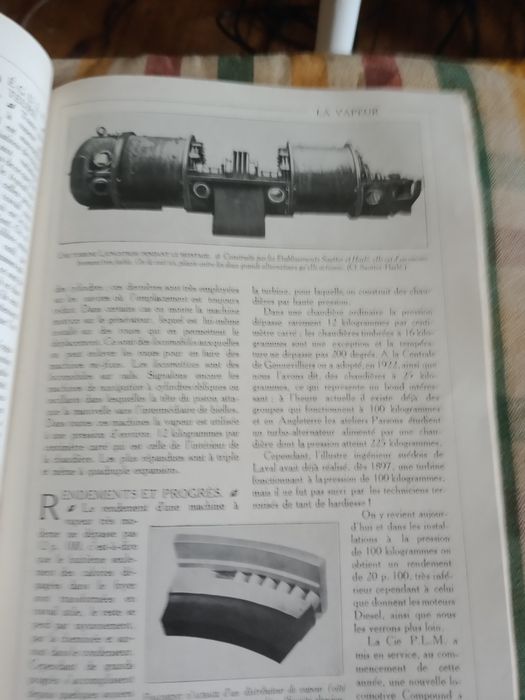 Livro antigo Lês Moteurs