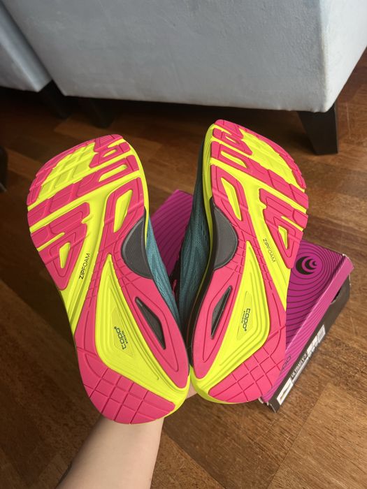 Obuwie sportowe damskie Topo Athletic